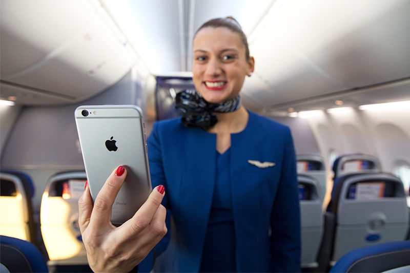 United Airlines To Equip Flights Attendants With 23,000 iPhone 6 Plus