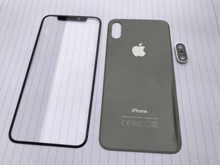 The first images of the glass panels of the iPhone 8?