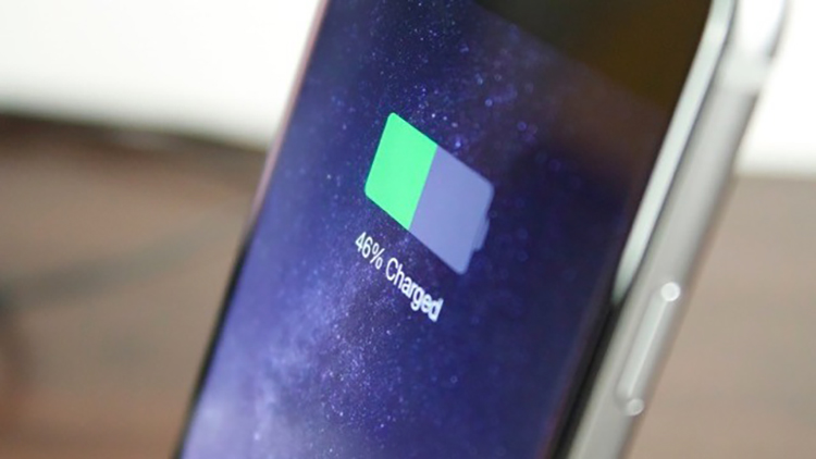 Apple could reimburse users who have replaced the iPhone battery at full price