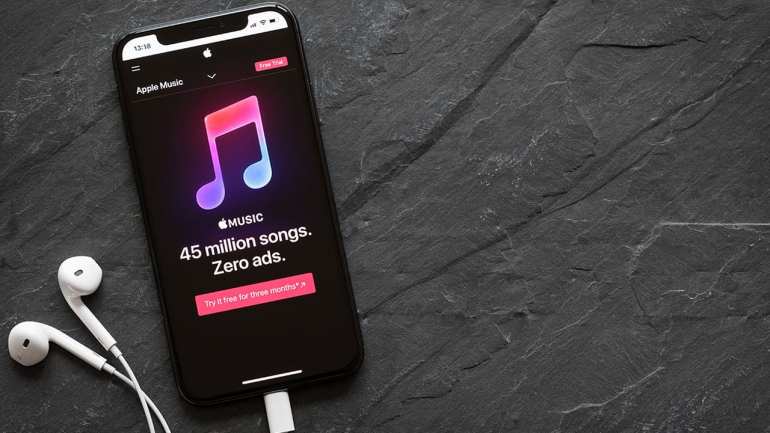 Apple Music: Apple hires former Warner Music executive